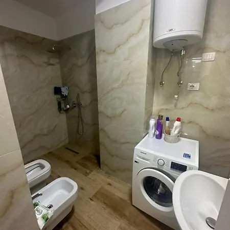 Entire 2 Bedroom, 1 Living Room, 2 Bathrooms At Liqeni Artificial,
